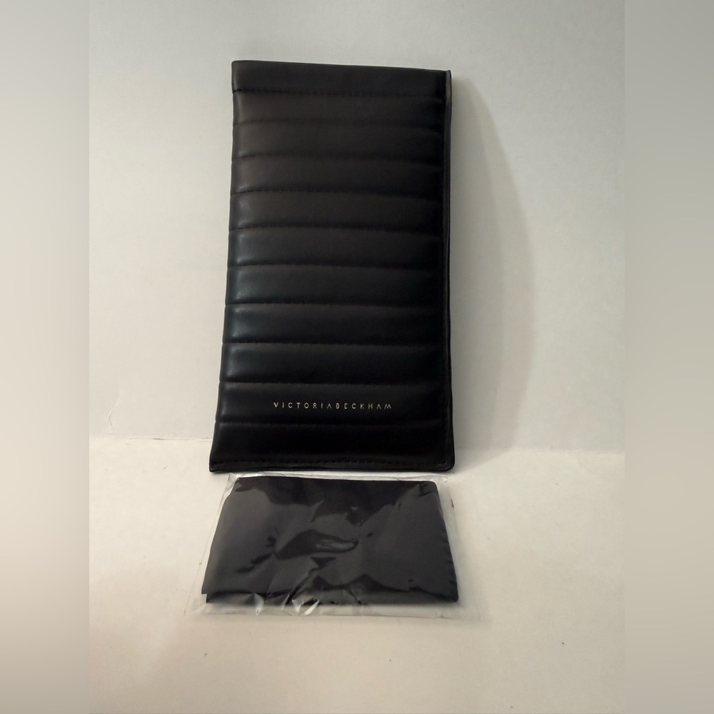 VICTORIA BECKHAM Black Leather Sunglasses Case Only Squeeze Clamp